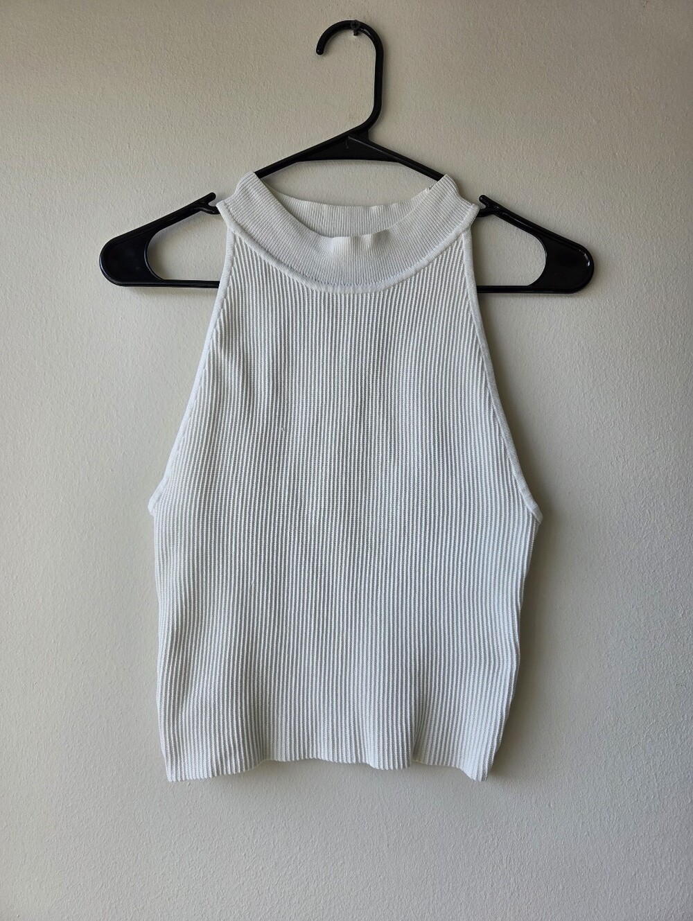 Babaton By Aritzia Ribbed Sleeveless Mock Neck Tank Top - White Size S.